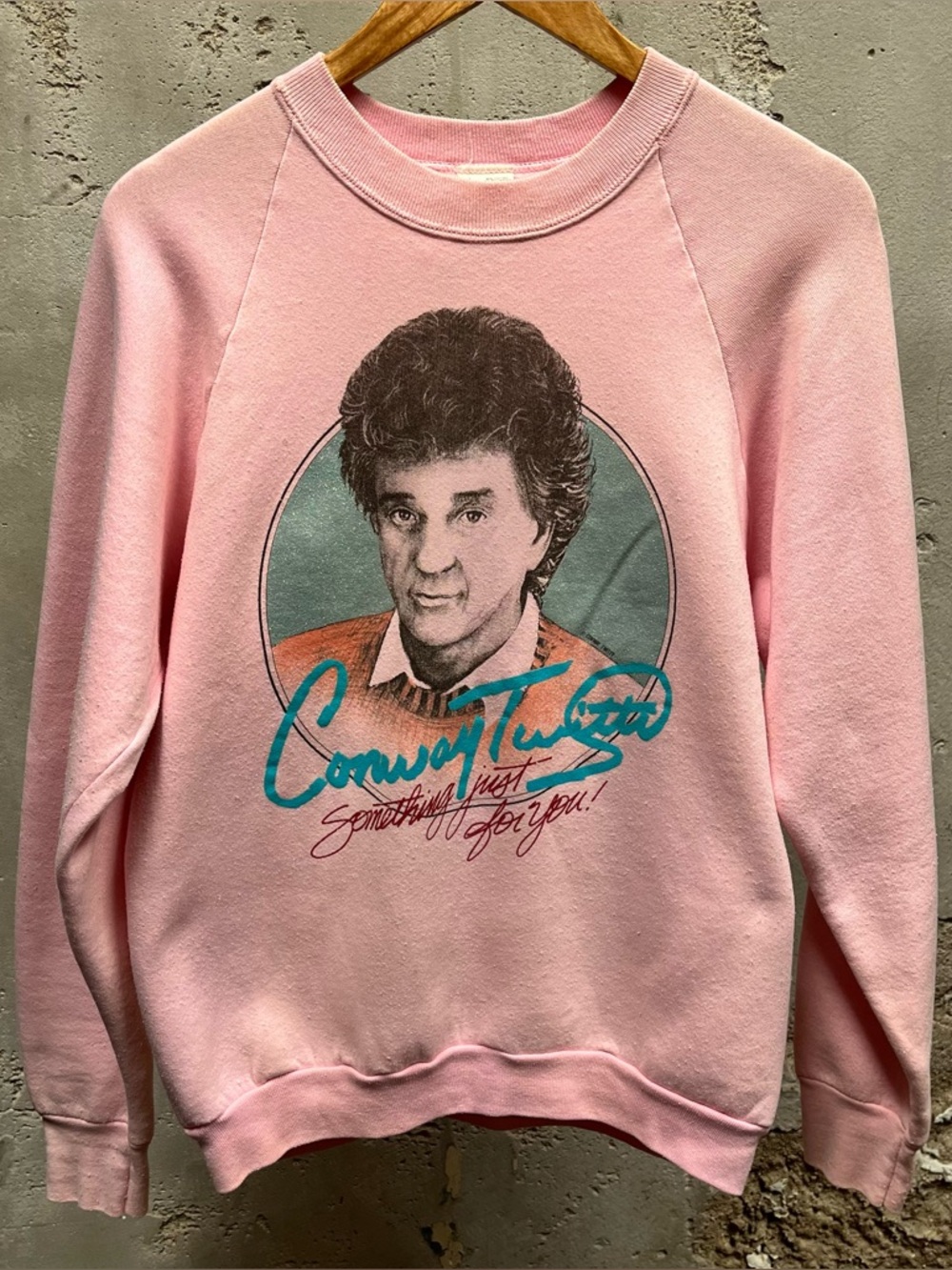 Vintage 80s Conway Twitty Pink Something Just For You Crewneck Sweatshirt Large
